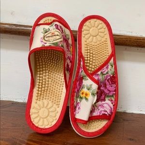Authentic Korean Massaging Sandals- 6.5